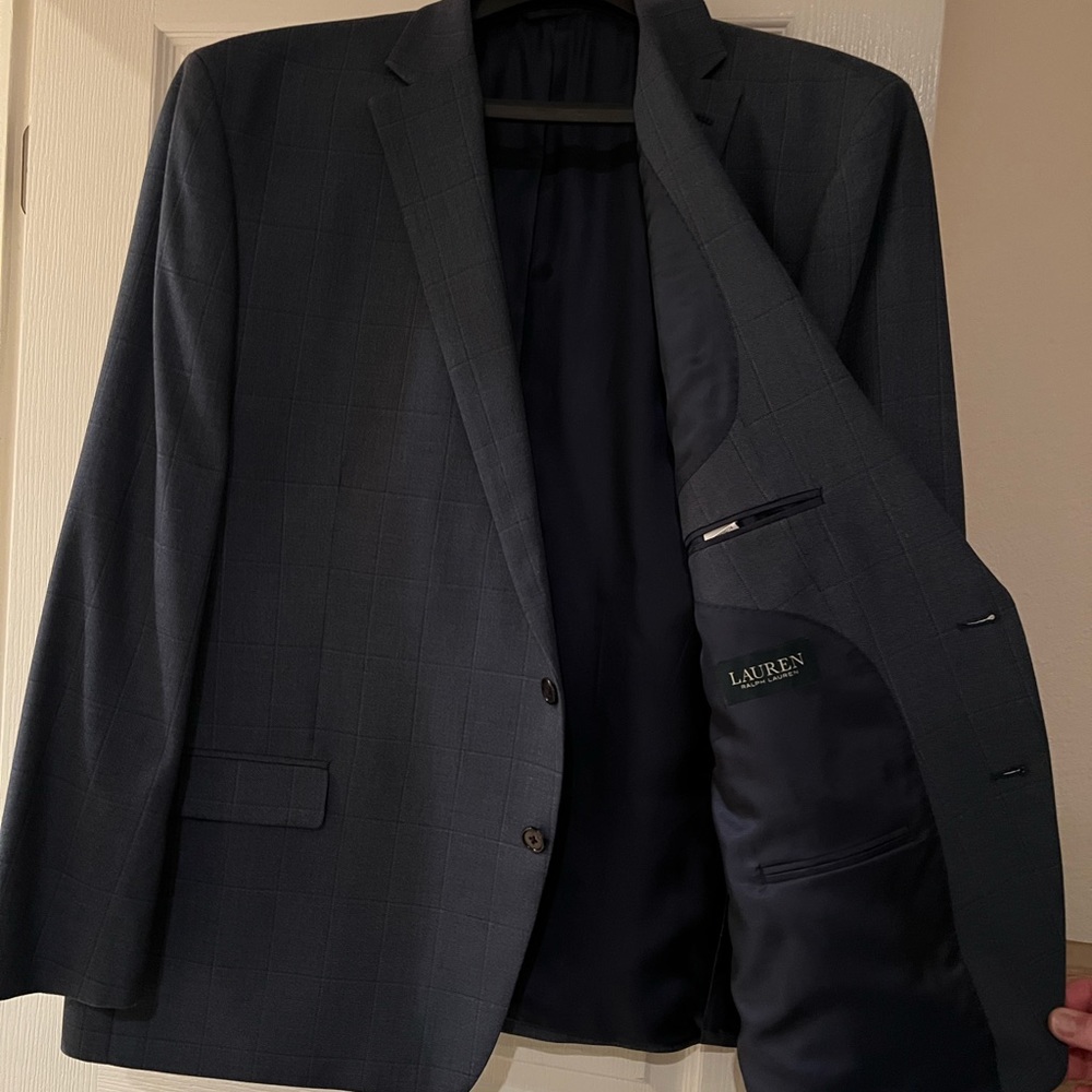 Men’s Ralph Lauren Classic Fit Sport coat. Dark Blue plaid. Size: 52R
